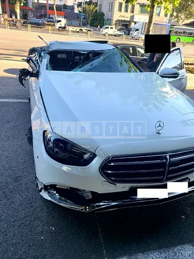 Photo 1 of 29: 2023 Mercedes-Benz E220 d 4Matic — Korean insurance auction