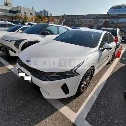 Photo 2 of 32: 2021 Kia K5 — Korean insurance auction