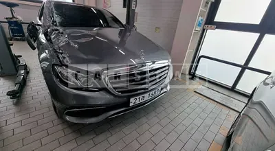 Photo 1 of 14: 2018 Mercedes-Benz E300, VIN WDDZF4JB8JA406669 — Korean insurance auction