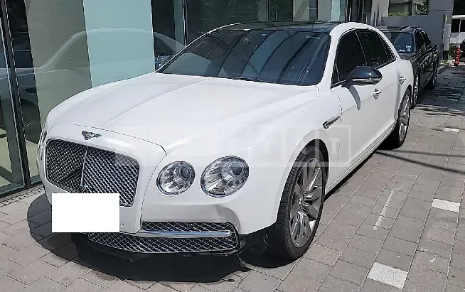 Photo 2 of 9: 2016 Bentley Flying Spur, VIN SCBEL53W1GC055790 — Korean insurance auction