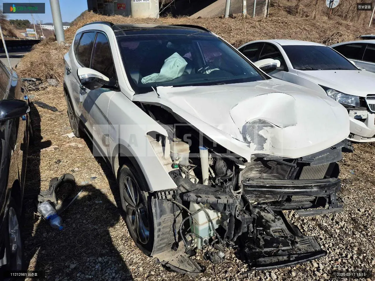 Photo 2 of 12: 2015 Hyundai Santa Fe, VIN KMHSW81UBFU468464 — Korean insurance auction