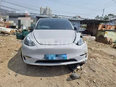 Photo 1 of 13: 2022 Tesla Model Y Performance — Korean insurance auction