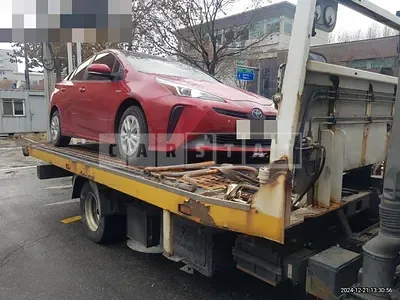 Photo 1 of 6: 2021 Toyota Prius 2WD — Korean insurance auction
