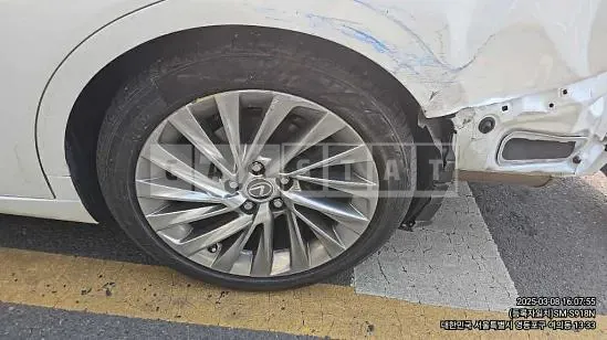 Photo 2 of 14: 2023 Lexus ES300h — Korean insurance auction