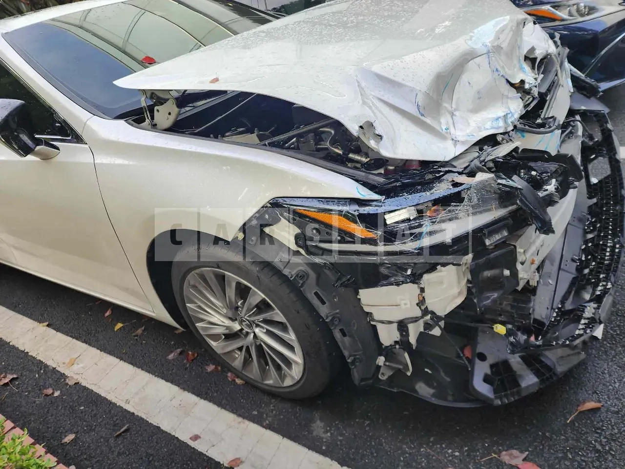 Photo 2 of 23: 2023 Lexus ES300h, VIN JTHBA1C11R2020807 — Korean insurance auction