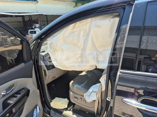 Photo 2 of 27: 2017 Kia Carnival — Korean insurance auction