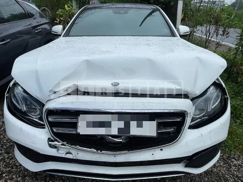 Photo 2 of 7: 2016 Mercedes-Benz E300 — Korean insurance auction