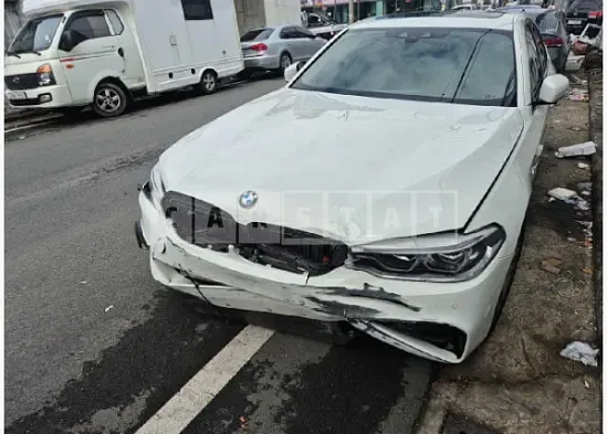 Photo 2 of 7: 2017 BMW 520d xDrive — Korean insurance auction