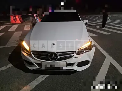 Photo 1 of 18: 2016 Mercedes-Benz C220 d — Korean insurance auction