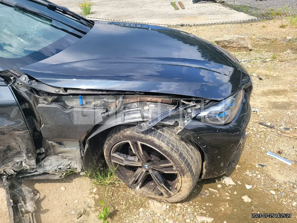 Photo 2 of 18: 2022 BMW 420i Coupe, VIN WBA21AP02NCK76054 — Korean insurance auction