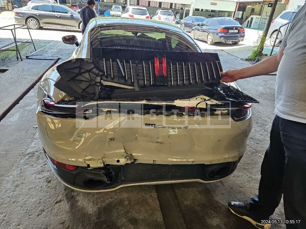 Photo 2 of 21: 2023 Porsche 911 Carrera 4 — Korean insurance auction