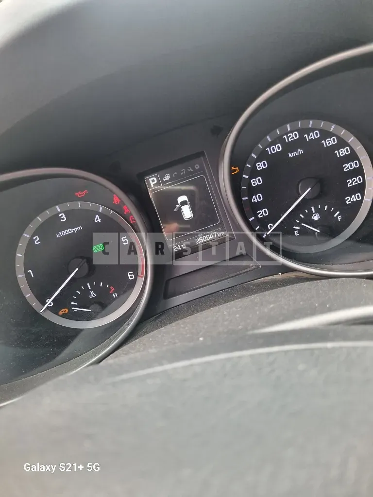 Photo 2 of 13: 2015 Hyundai Santa Fe DM 2.0, VIN KMHSU81UBGU593025 — Korean insurance auction