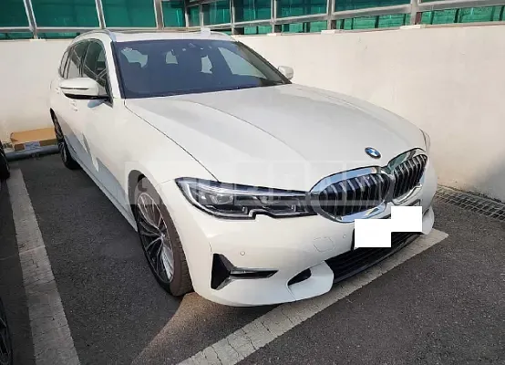 Photo 2 of 13: 2021 BMW 320i, VIN WBA11ED07MFK97423 — Korean insurance auction