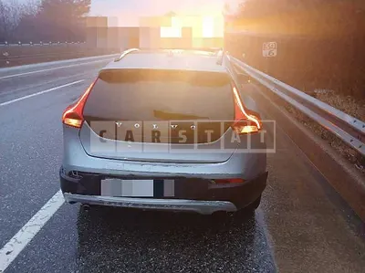 Photo 1 of 10: 2018 Volvo V40CCD3 — Korean insurance auction