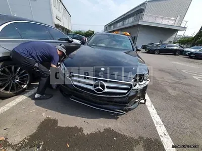 Photo 1 of 22: 2017 Mercedes-Benz E 300 4Matic — Korean insurance auction