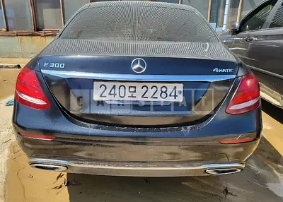 Photo 1 of 28: 2020 Mercedes-Benz E300, VIN W1KZF4KB2LA859378 — Korean insurance auction