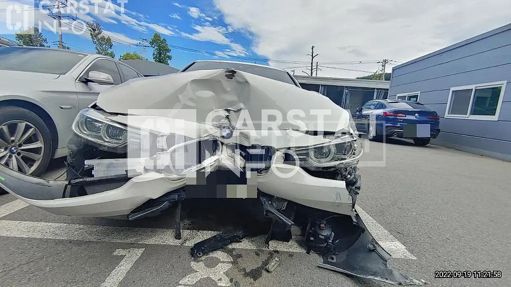 Photo 2 of 10: 2015 BMW 320d — Korean insurance auction