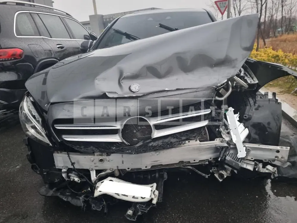 Photo 2 of 36: 2017 Mercedes-Benz C220 d, VIN WDDWF0EBXHR259241 — Korean insurance auction