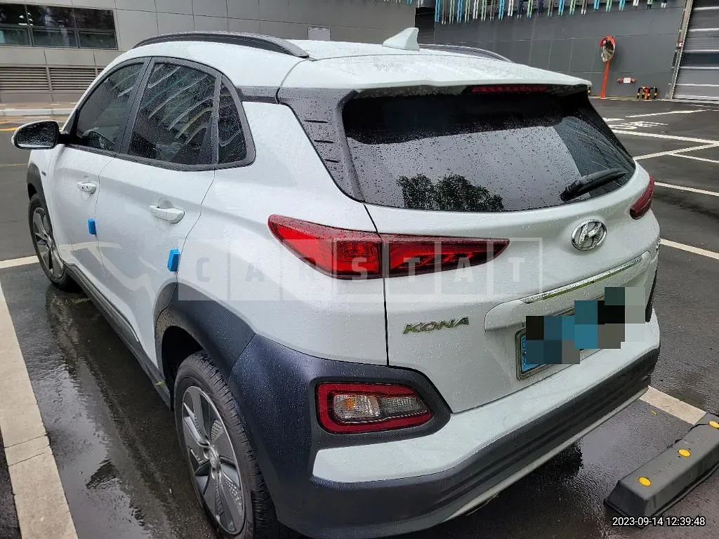 Photo 2 of 10: 2018 Hyundai Kona Electric, VIN KMHK381GFKU007506 — Korean insurance auction