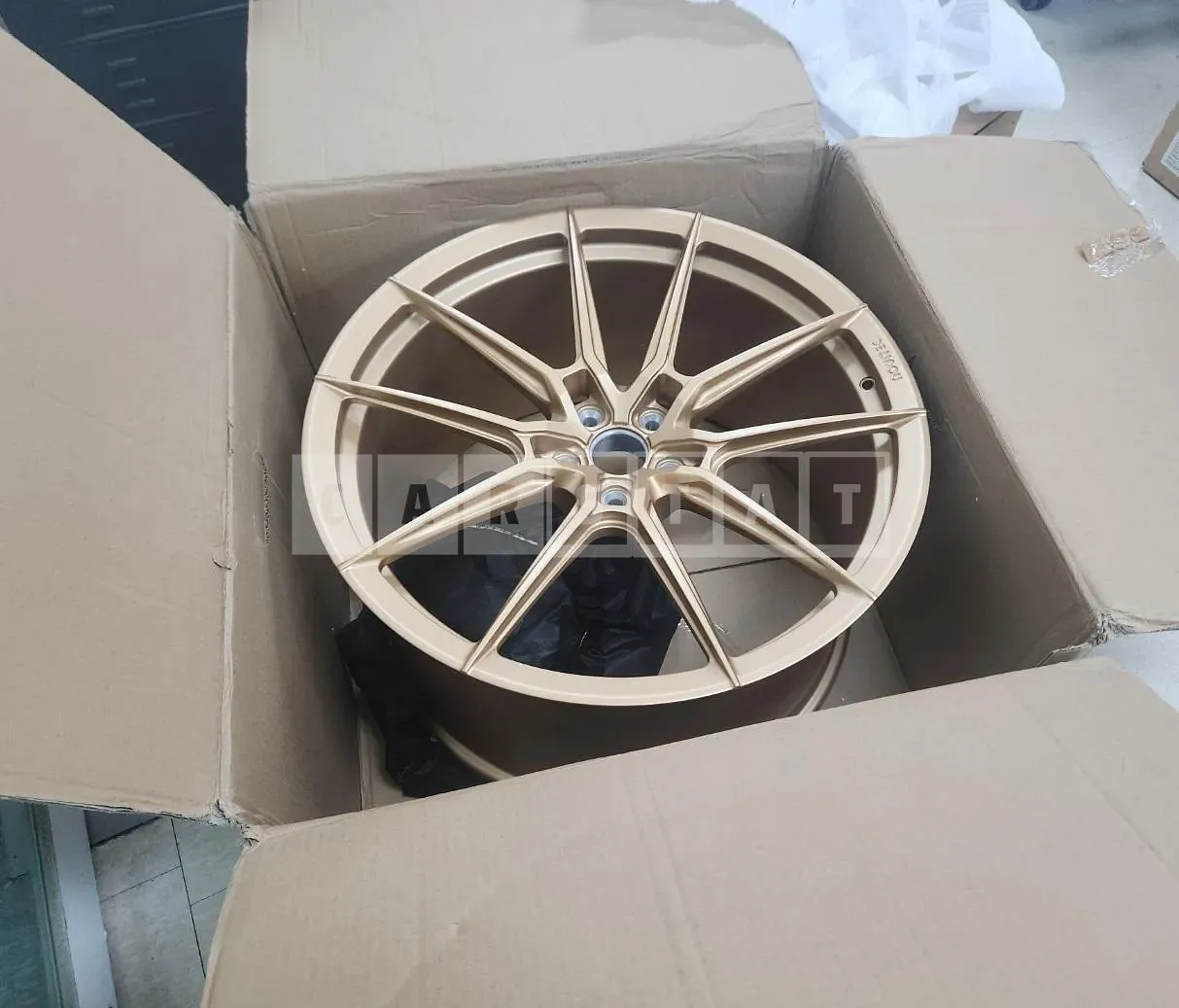 Photo 2 of 4: 2020 Ferrari Wheels Portofino Wheels, VIN ZFF89FPL0L0251697 — Korean insurance auction