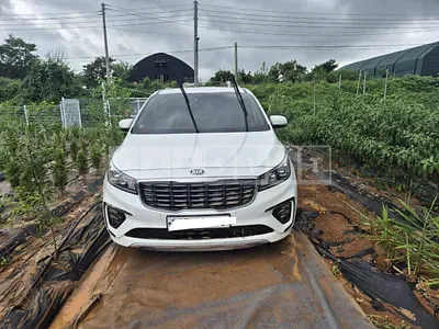Photo 1 of 18: 2019 Kia Carnival, VIN KNAMC81ABKS610221 — Korean insurance auction