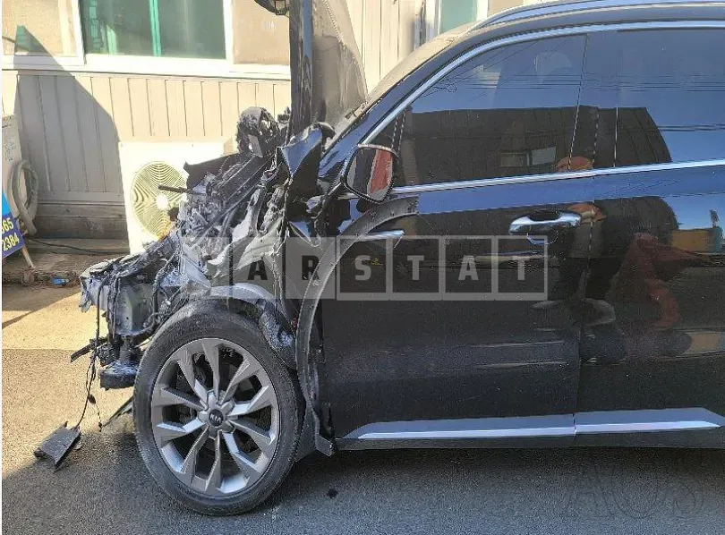Photo 2 of 19: 2021 Kia Sorento, VIN KNARL81BGMA018150 — Korean insurance auction