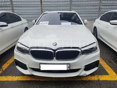 Photo 1 of 13: 2018 BMW 540i xDrive, VIN WBAJB5103JB195170 — Korean insurance auction