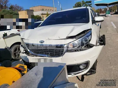 Photo 1 of 7: 2015 Kia Carnivals — Korean insurance auction