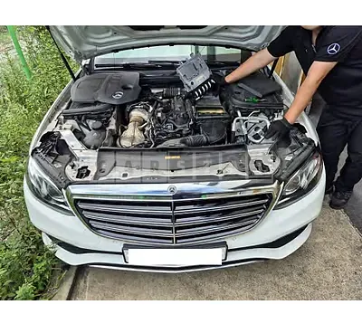 Photo 1 of 13: 2019 Mercedes-Benz E220d — Korean insurance auction