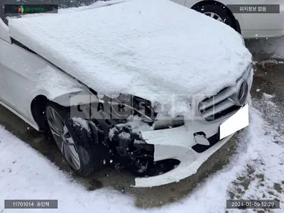Photo 1 of 13: 2015 Mercedes-Benz E300 4Matic, VIN WDDHF8BB6GB271745 — Korean insurance auction