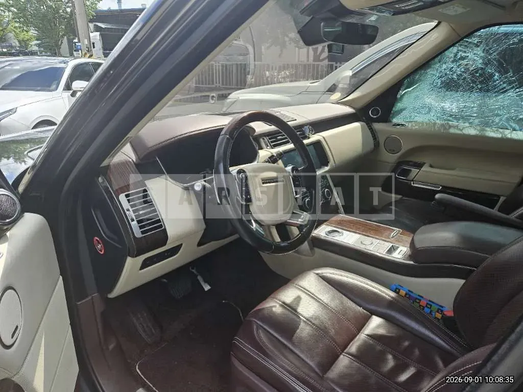 Photo 2 of 19: 2017 Land Rover Range Rover 5.0SC — Korean insurance auction