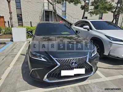 Photo 1 of 11: 2021 Lexus ES300h — Korean insurance auction