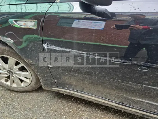 Photo 2 of 12: 2016 Kia K5 — Korean insurance auction