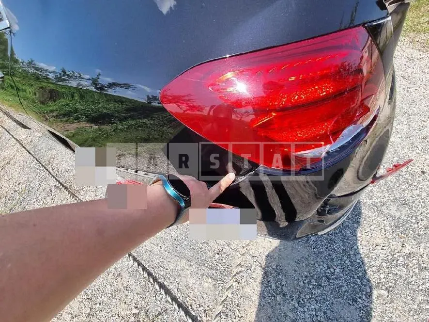 Photo 2 of 14: 2017 Mercedes-Benz E300 4Matic, VIN WDDZF4KB4HA263275 — Korean insurance auction