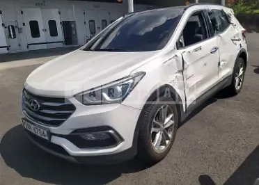 Photo 2 of 14: 2017 Hyundai Santa Fe, VIN KMHSW81UBHU732098 — Korean insurance auction