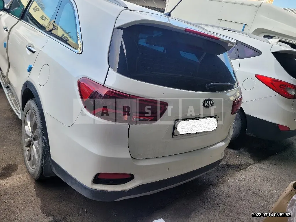 Photo 2 of 41: 2018 Kia Sorento, VIN KNAPG81BBJA408347 — Korean insurance auction