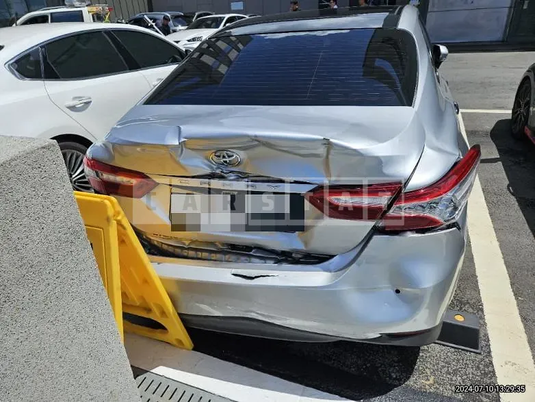 Photo 2 of 19: 2018 Toyota Camry — Korean insurance auction
