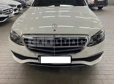 Photo 1 of 14: 2019 Mercedes-Benz E300 4Matic, VIN WDDZF4KB6KA553542 — Korean insurance auction