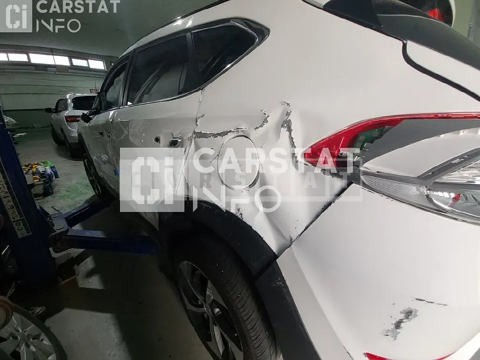 Photo 2 of 37: 2017 Hyundai Tucson 2.0, VIN KMHJ581ABJU539316 — Korean insurance auction
