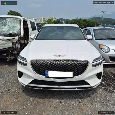 Photo 1 of 17: 2021 Genesis GV70, VIN KMTMC81CDMU001786 — Korean insurance auction