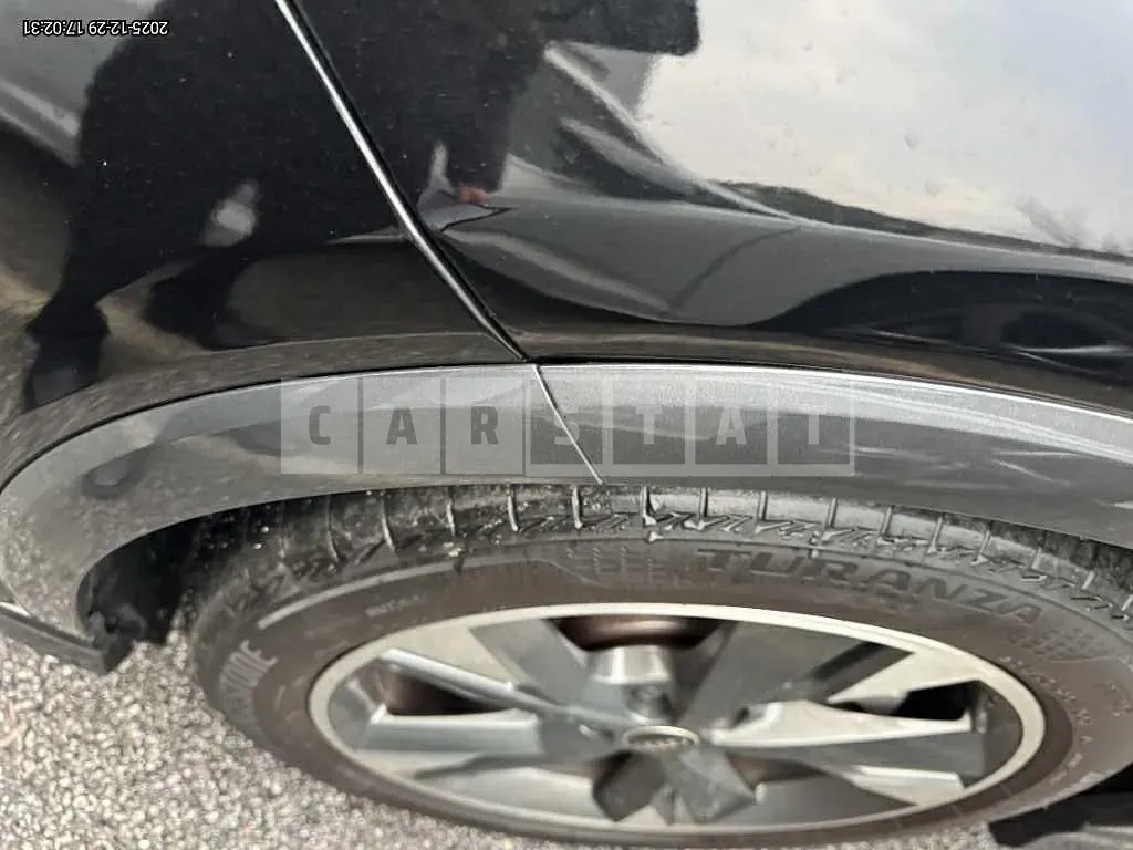 Photo 2 of 38: 2022 Audi Q4 e-tron 40 — Korean insurance auction