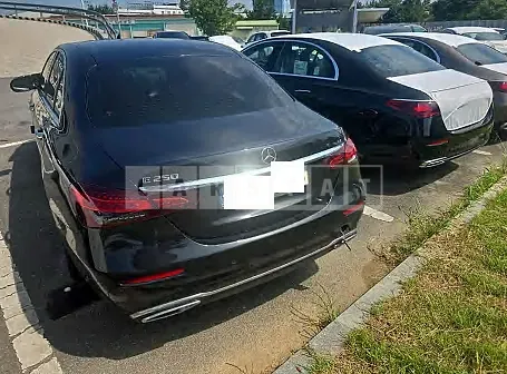 Photo 2 of 26: 2021 Mercedes-Benz E250 — Korean insurance auction