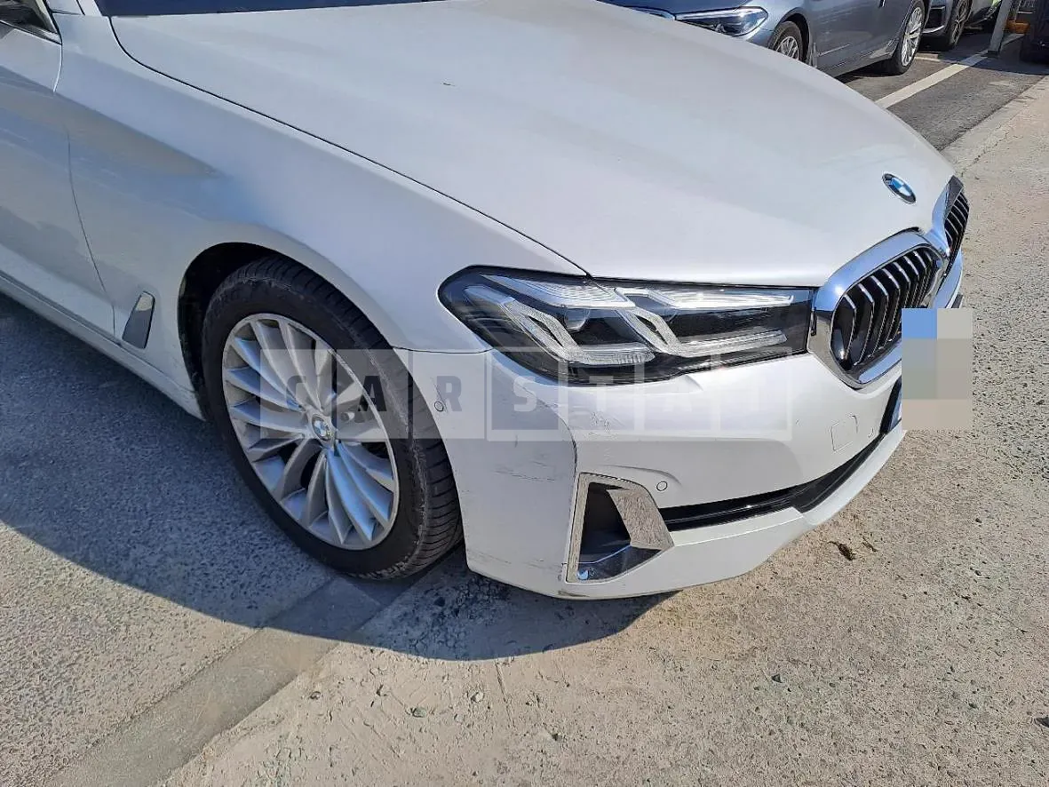 Photo 2 of 3: 2021 BMW (parts) 520i Headlamp — Korean insurance auction