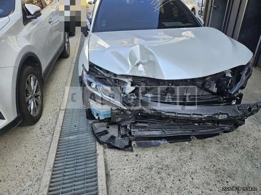 Photo 2 of 17: 2024 Toyota Camry Hybrid — Korean insurance auction