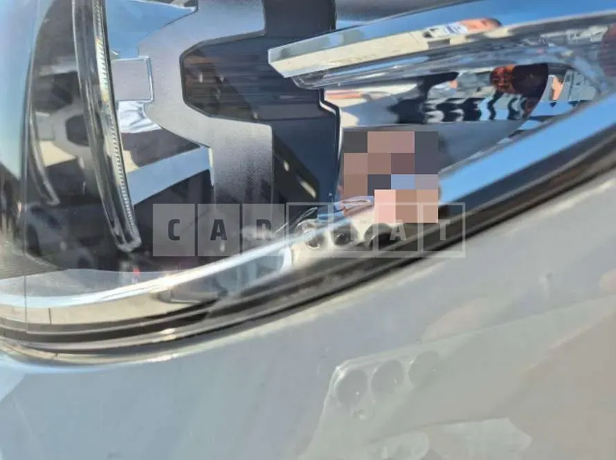 Photo 2 of 2: 2018 BMW (parts) 520i Headlamp — Korean insurance auction
