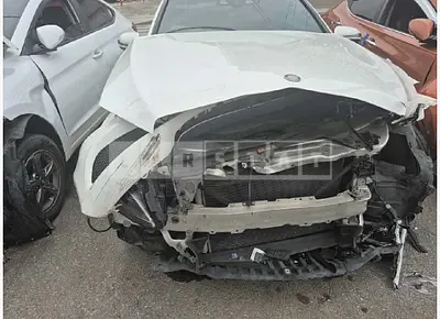 Photo 1 of 26: 2016 Mercedes-Benz C 200 — Korean insurance auction