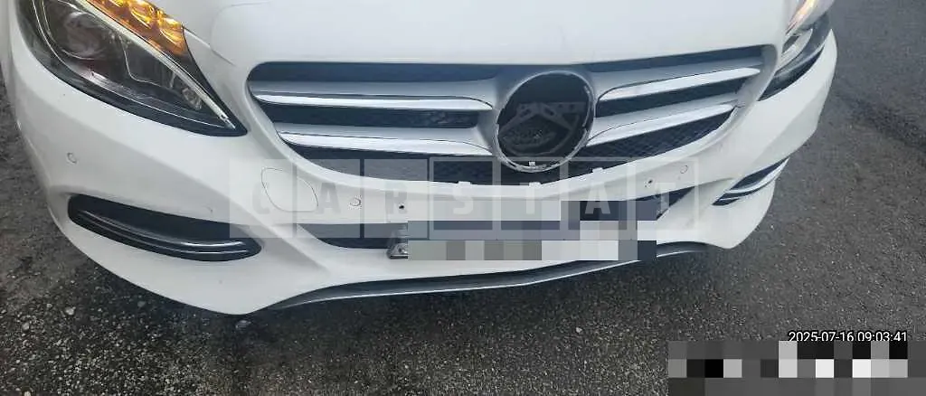 Photo 2 of 13: 2015 Mercedes-Benz C200 — Korean insurance auction