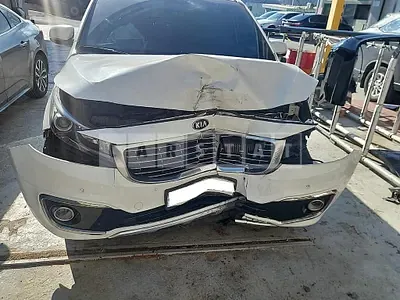 Photo 1 of 21: 2015 Kia Carnival Limousine, VIN KNAME81ABGS136552 — Korean insurance auction