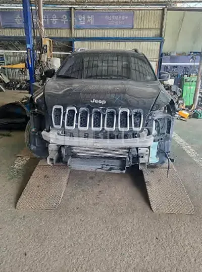 Photo 1 of 14: 2017 Jeep Cherokee, VIN 1C4PJMCU0HW620132 — Korean insurance auction