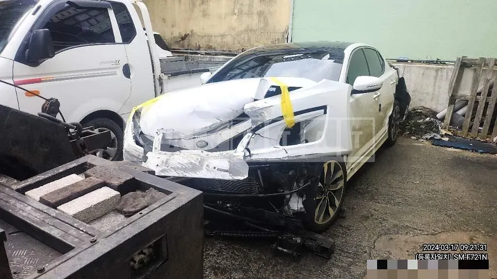 Photo 2 of 11: 2015 Kia K5 2.0, VIN KNAGM419BFA639229 — Korean insurance auction